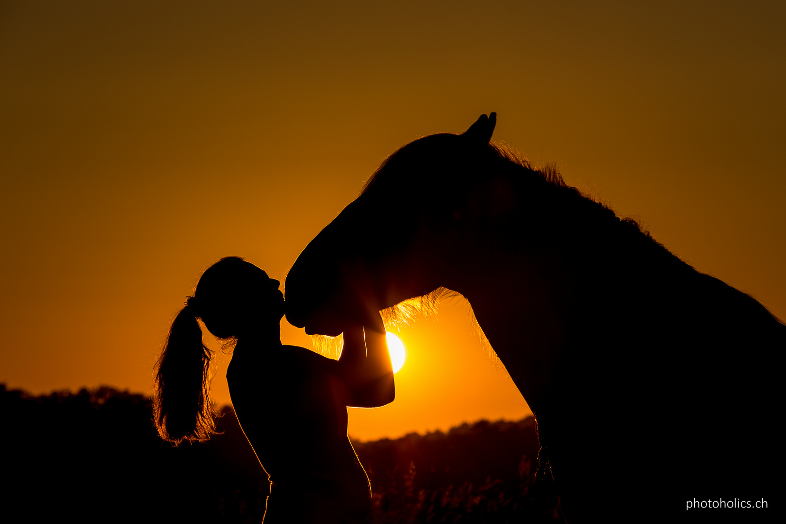 Mr. Blue & Eveline geniessen den Sonnenuntergang