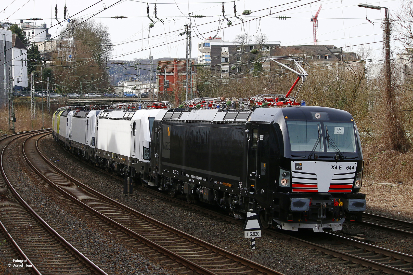 MRCE 193 644 mit 7 weiteren Vectrons in Wuppertal, am 11.03.2017.