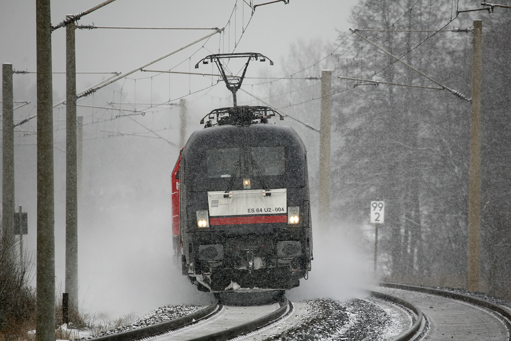 MRCE ES64 U2-004 auf Testfahrt