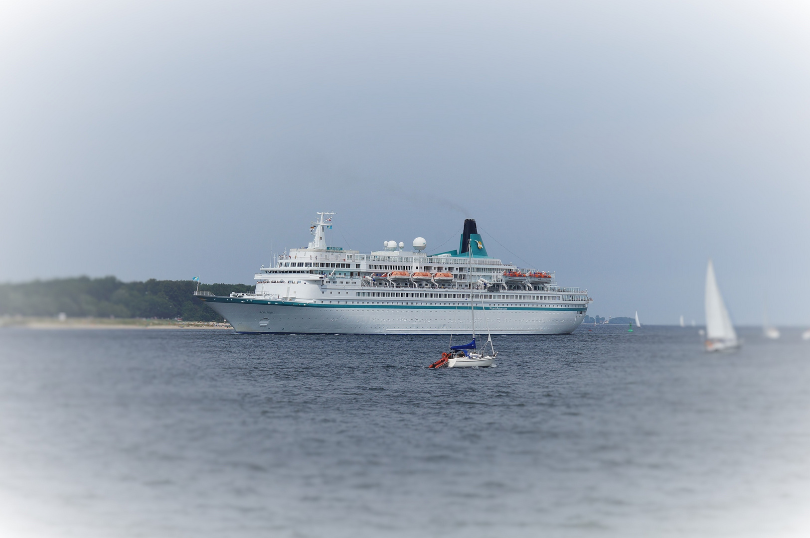 MS Albatros in der Kieler Förde ( neu bearbeitet )