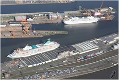 MS Artania und MS Amadea ( Luftbild, aerial)