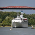 MS Astor im Nord-Ostsee-Kanal