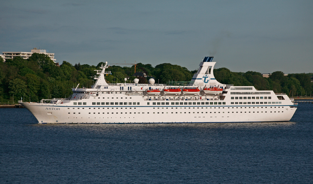 MS Astor zu Besuch in Kiel