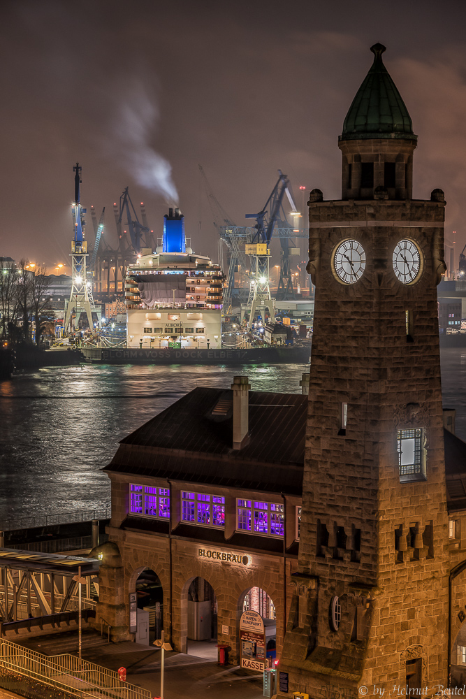 MS AURORA in Dock Elbe 17