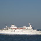 MS Delphin vor Cuxhaven