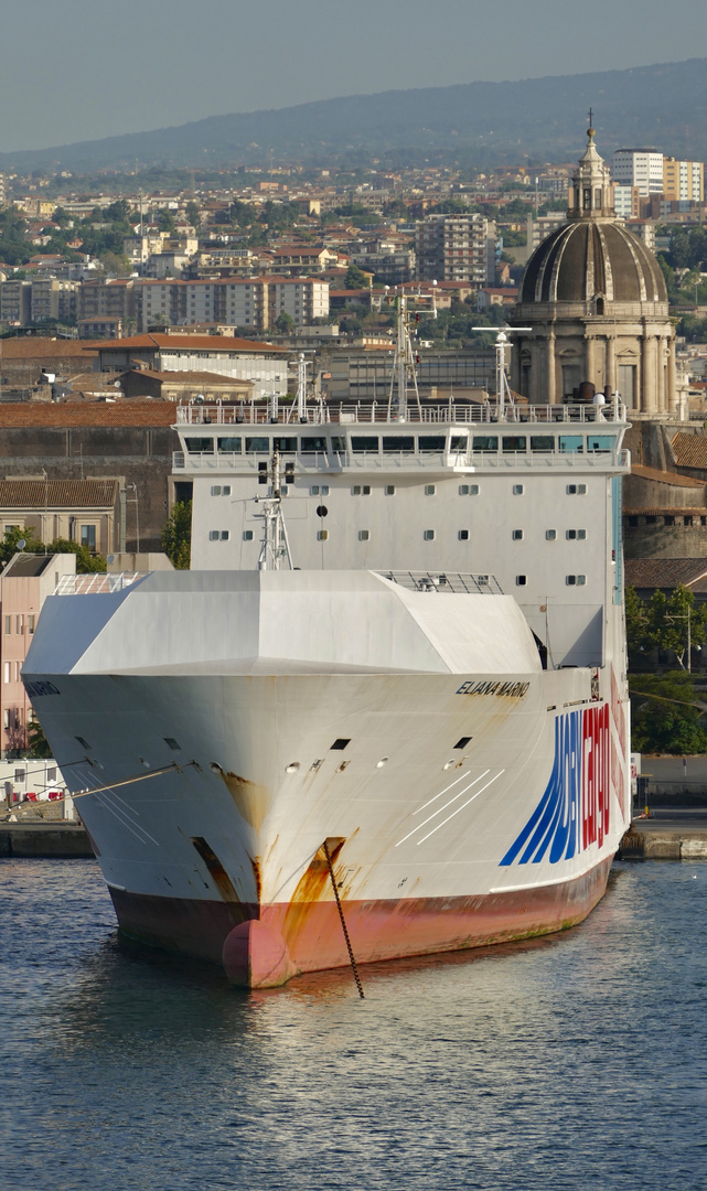 MS ELIANA MARINO im Hafen von Catania