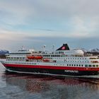 MS FINNMARKEN südwärts auf dem Weg nach MOLDE