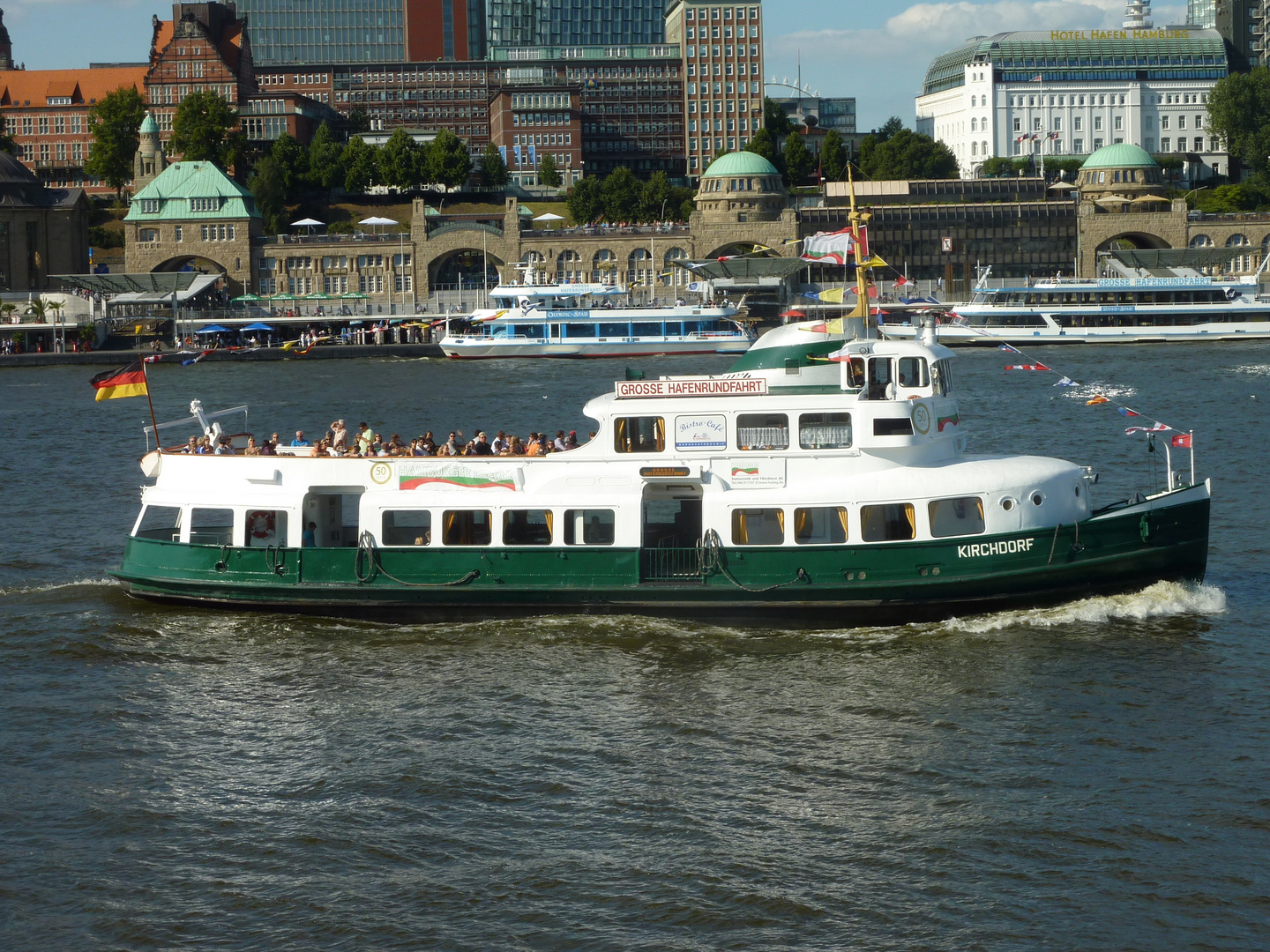 MS "Kirchdorf" vor Hamburg , 13.08.2012