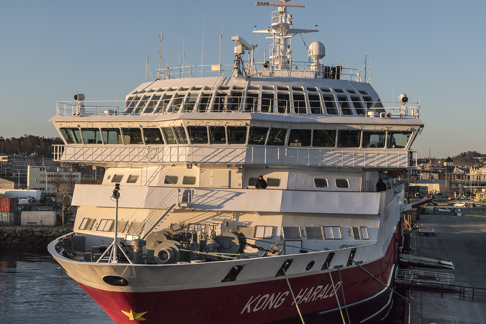 MS KONG HARALD im Hafen von Trondheim