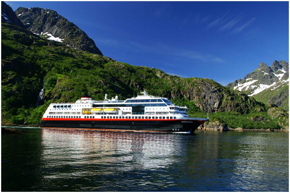 M/S Midnatsol am Trollfjord Gewässer.
