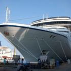 "MS Nautica" von Nahem im Kreuzfahrt-Terminal von Kusadasi (Türkei)