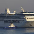 MS NAUTICA vor Kusadasi (Türkei)