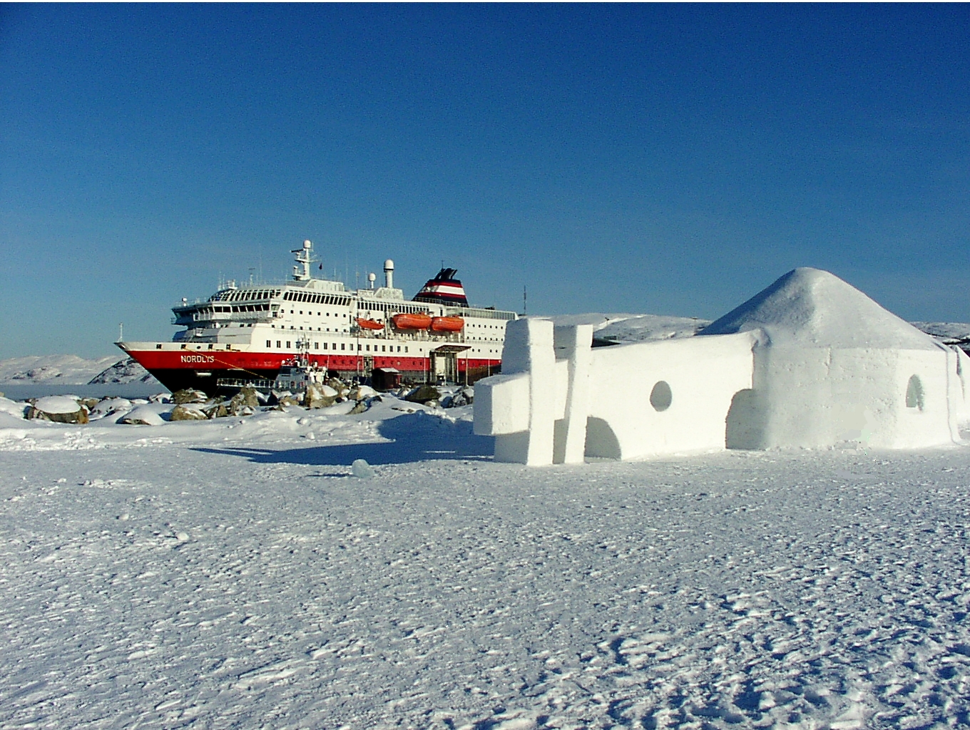 MS Nordlys im Hafen von Kirkenes