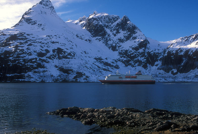 MS Nordlys im Raftsund