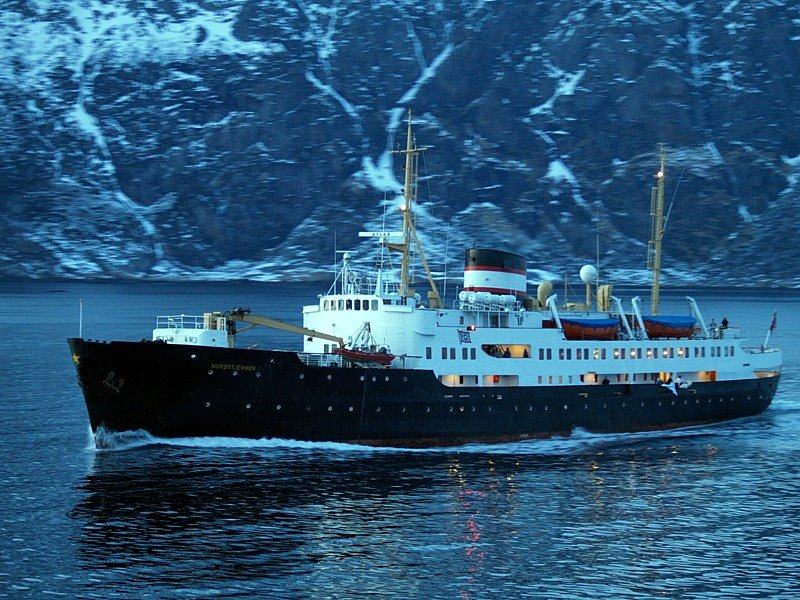 MS Nordstjernen bei den Lofoten