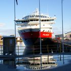 MS Polarlys am Hafen von Svolvær