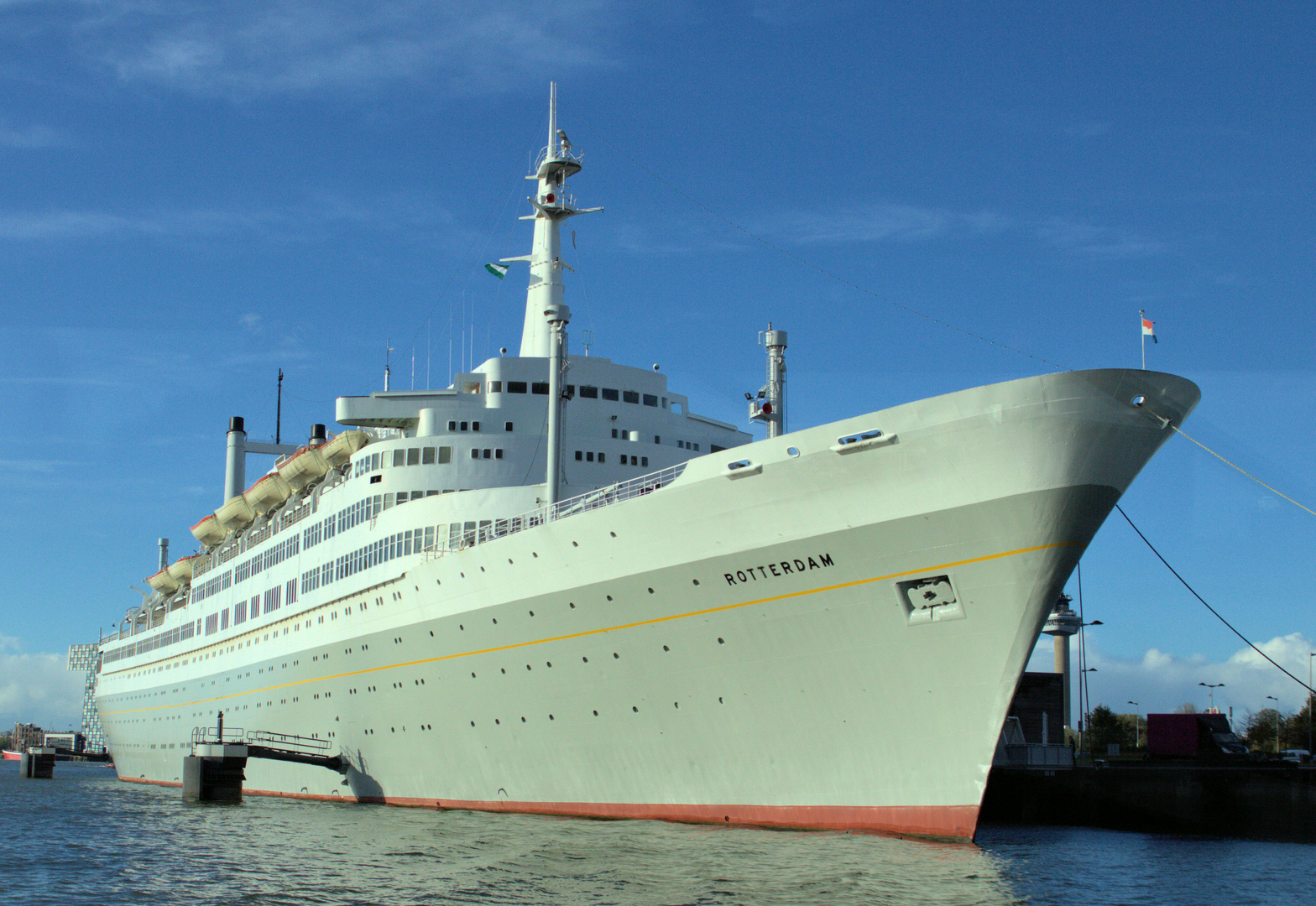 MS Rotterdam seht selbst