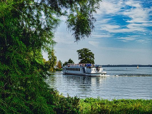 MS Schwerin auf dem Schweriner See (Dienstag ist Spiegeltag)