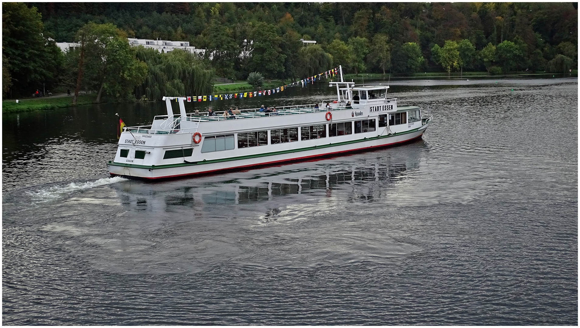 MS "Stadt Essen" auf der Ruhr