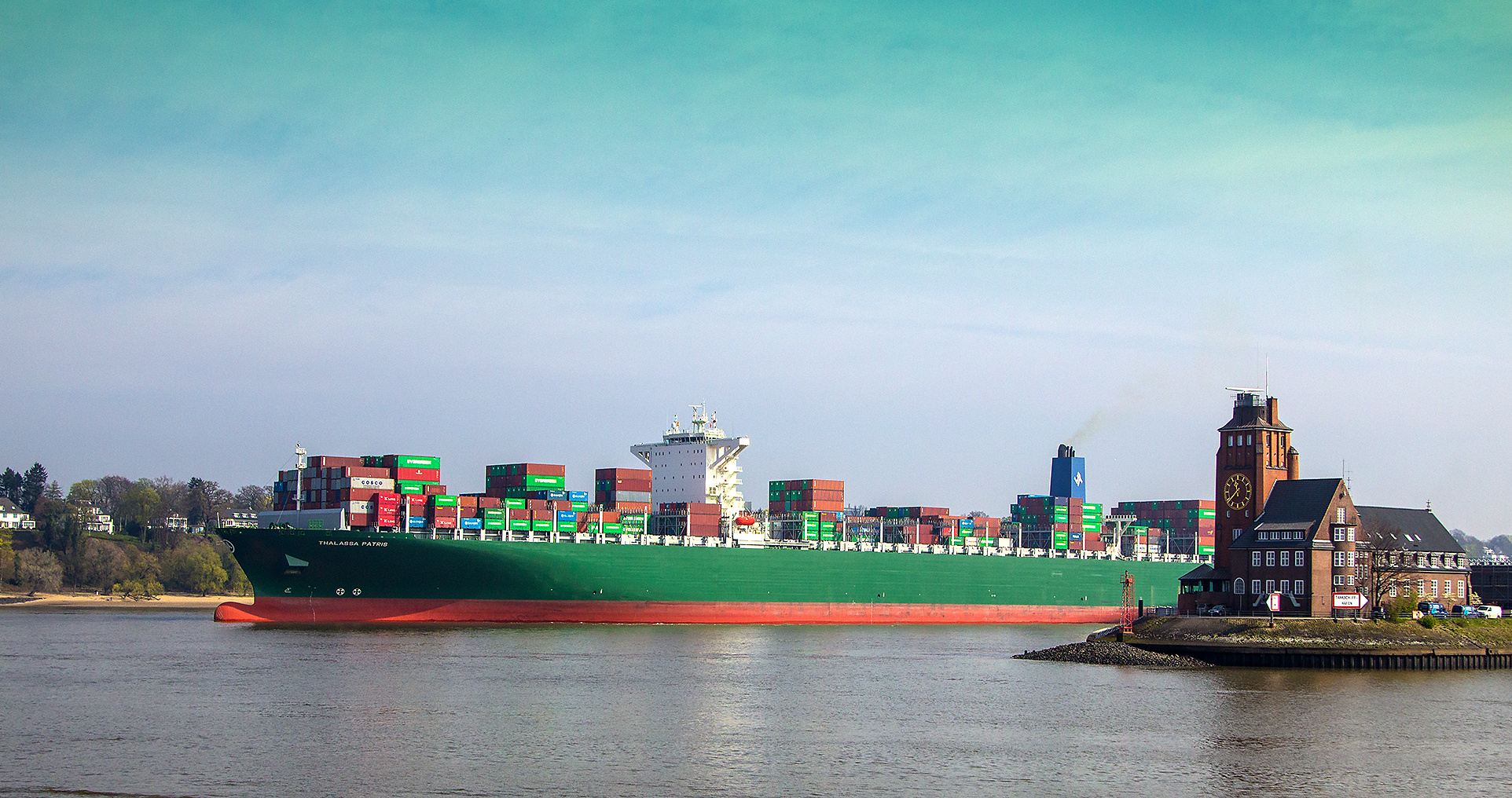 Ms Thalassa Patris Verlasst Hamburg Foto Bild Schiffe Und Seewege Motorschiffe Containerschiffe Bilder Auf Fotocommunity