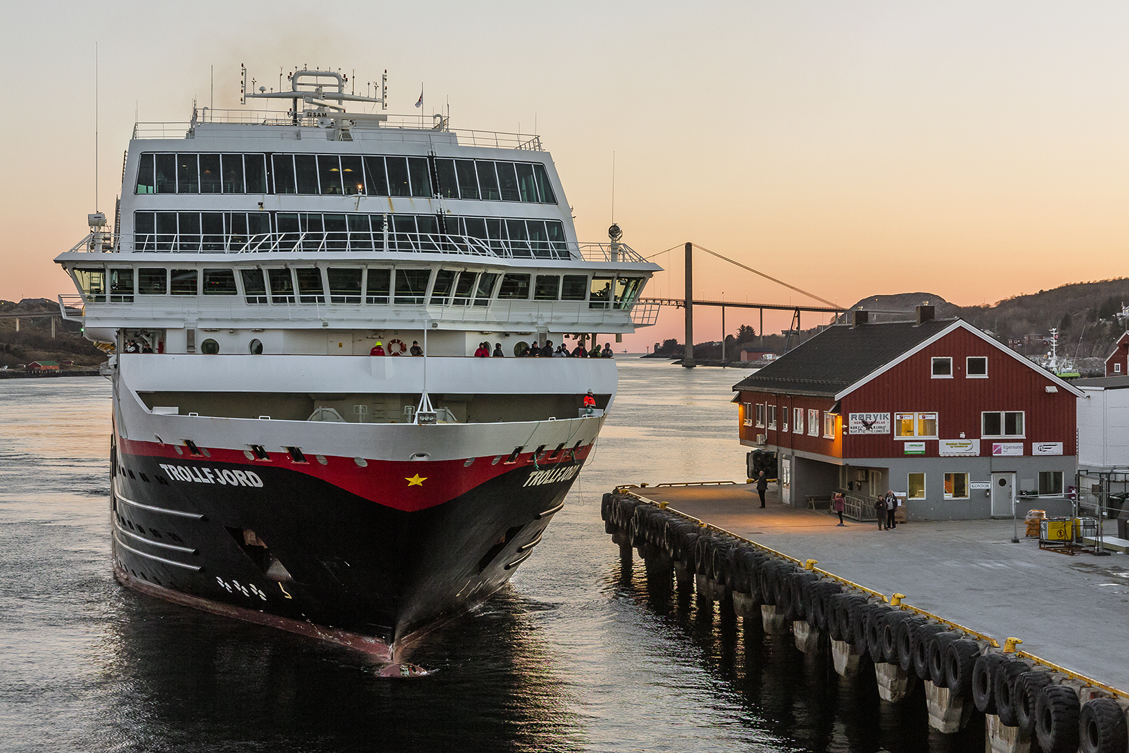 MS TROLLFJORD im Hafen von Rorvik