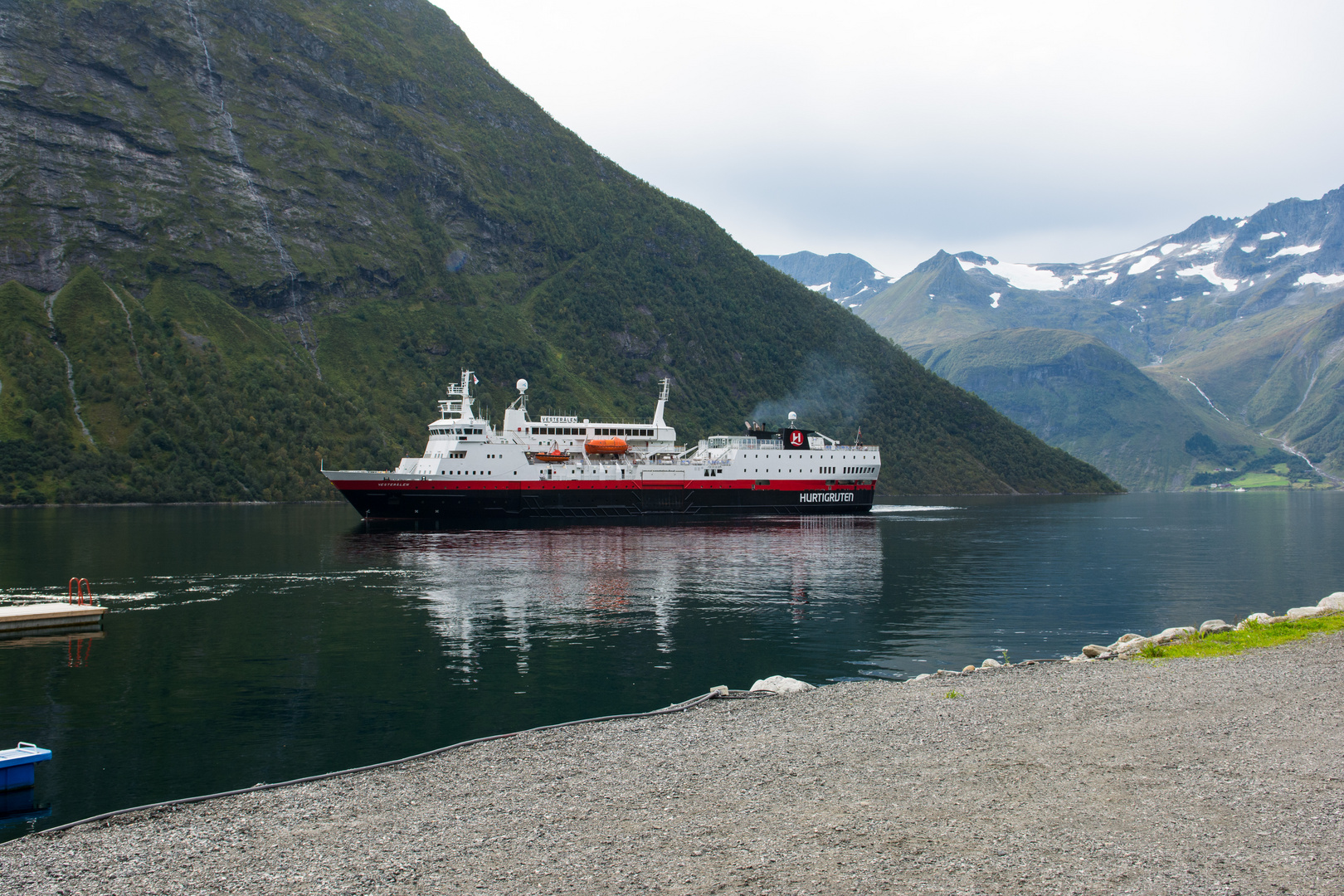 MS Vesterålen im Hjørundfjord