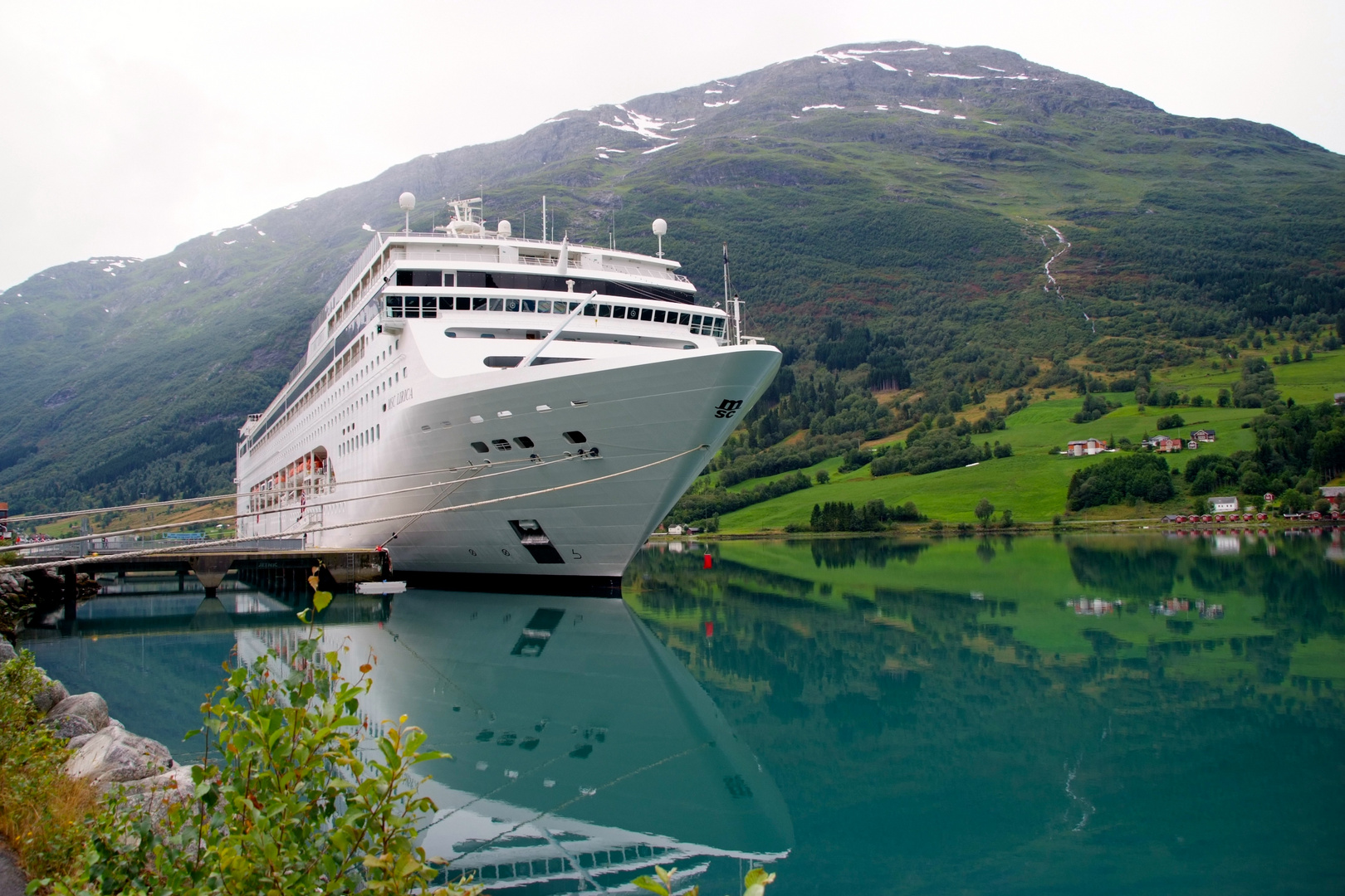 MSC Lirica - in Olden / Norwegen