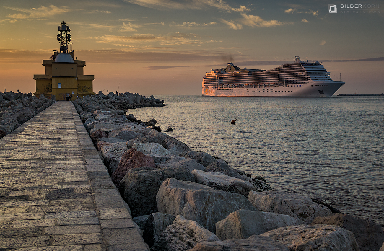 MSC Magnifica