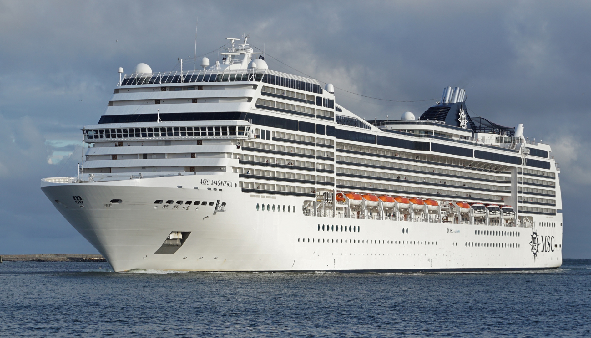 MSC Magnifica in Warnemünde