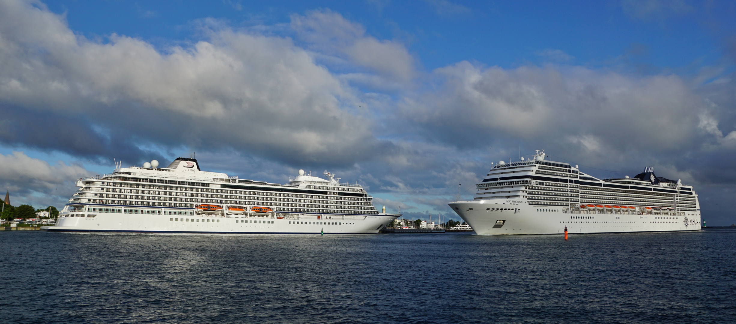 MSC Magnifica & Viking Sky