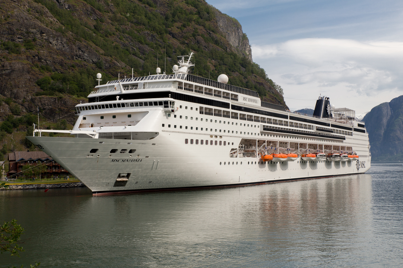 MSC Sinfonia in Flam