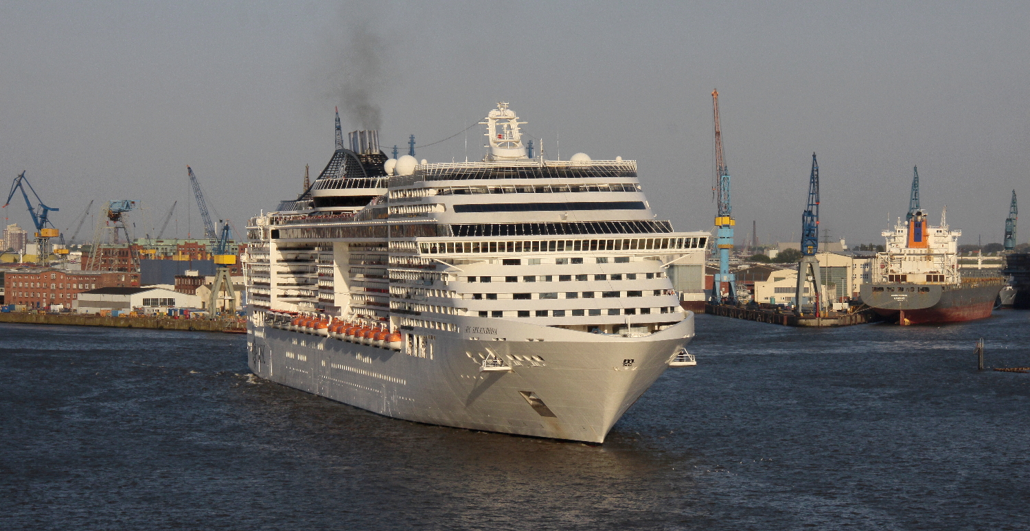 MSC Splendida (beigedreht)