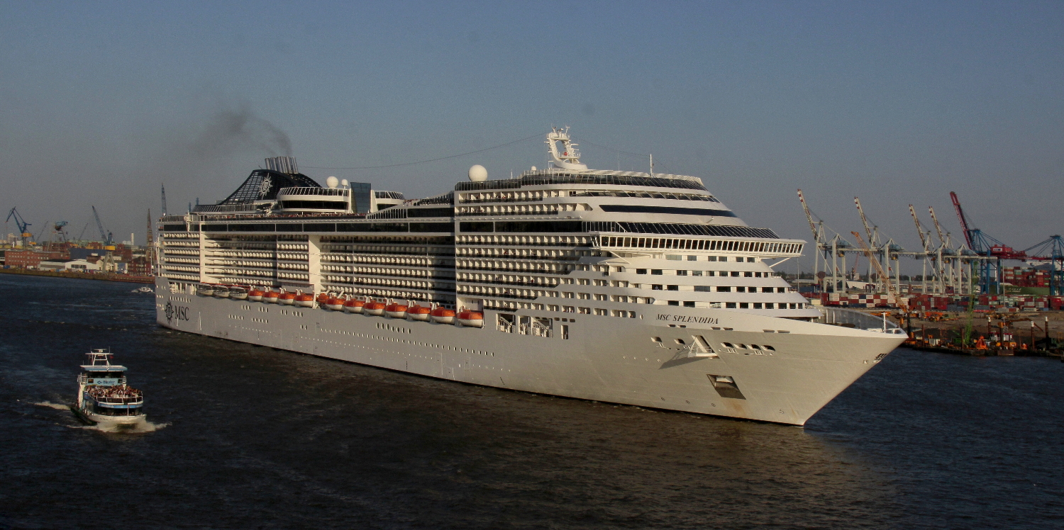 MSC Splendida verläßt Hamburg