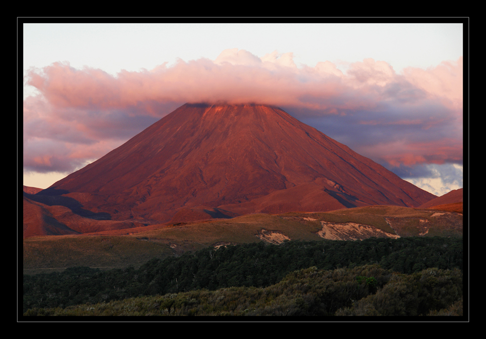 Mt. Ngauruhoe mit Zipfelmützchen