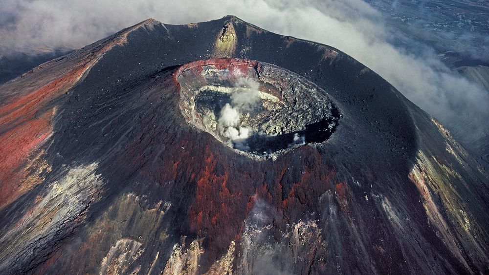 MT. NGAURUHOE (NZ)