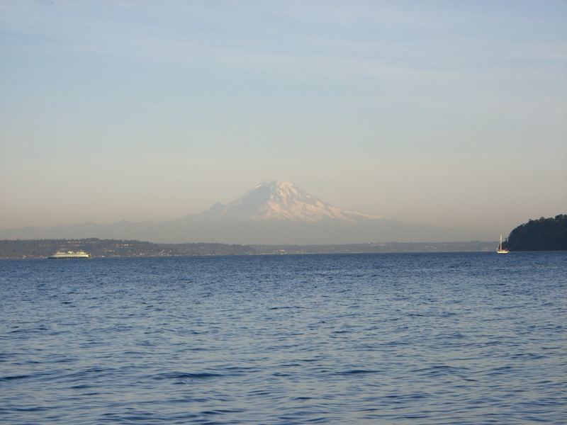 Mt. Rainier und Elliott Bay