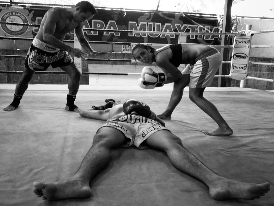 MUAY THAI....knockout........