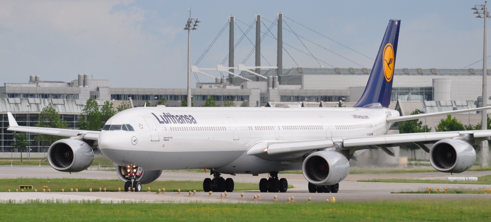 MUC - Lufthansa Airbus A340-600 Wuppertal