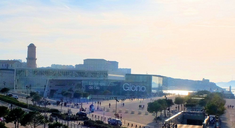 Mucem dans la brume.