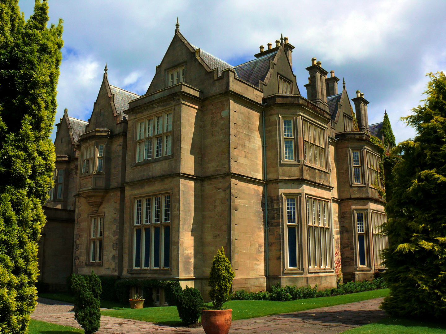 Muckross House