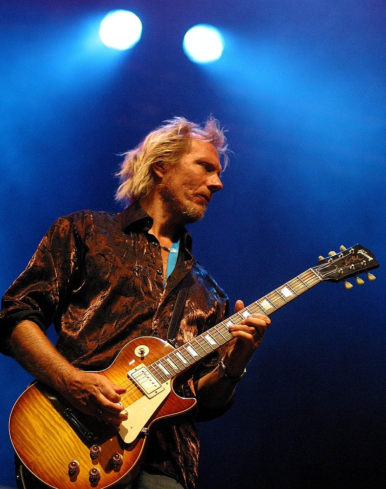 Muddy Manninen (WISHBONE ASH) II