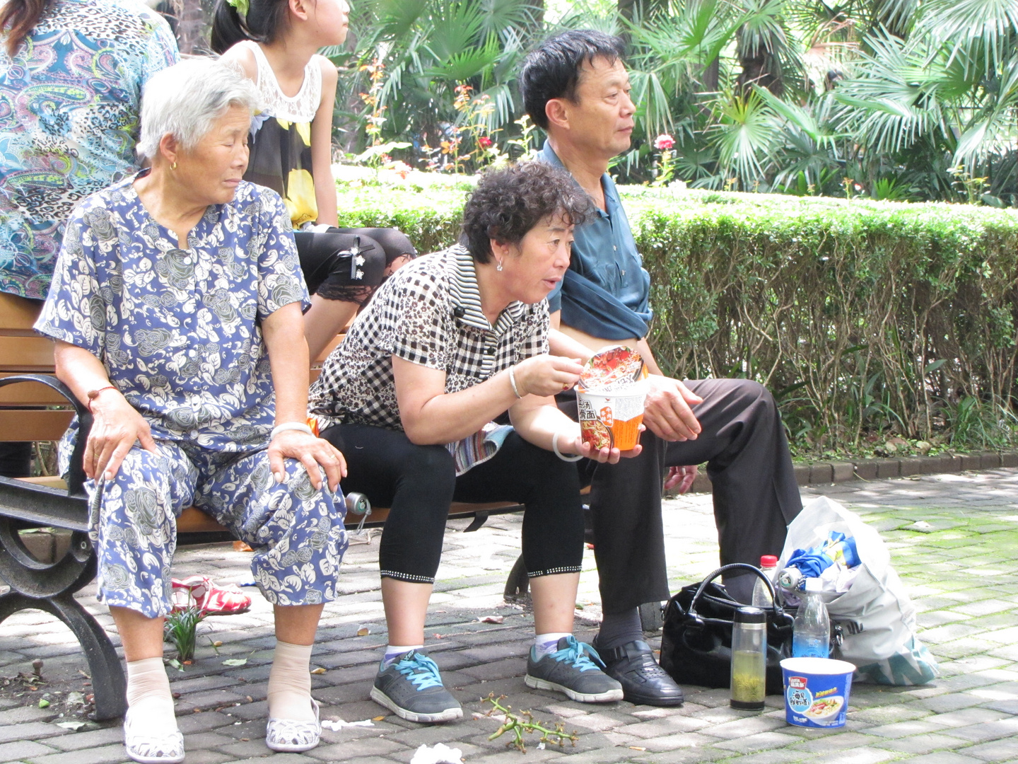 Müde Besucher im Shanghai Zoo