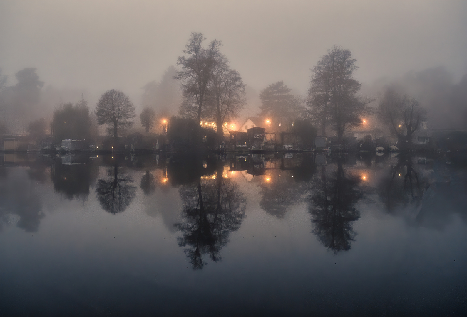 Müggelheim in dichtem Nebel