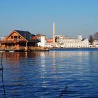 Müggelsee mit Blick im hHintergrund der Brauerei in Friedrichshagen