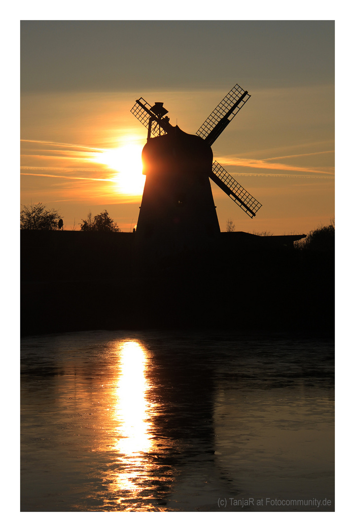 Mühle bei Sonnenuntergang