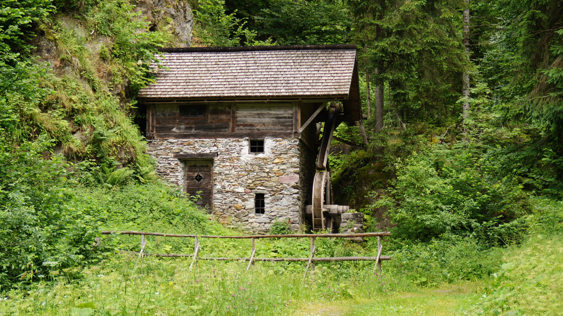 Mühle im Wald