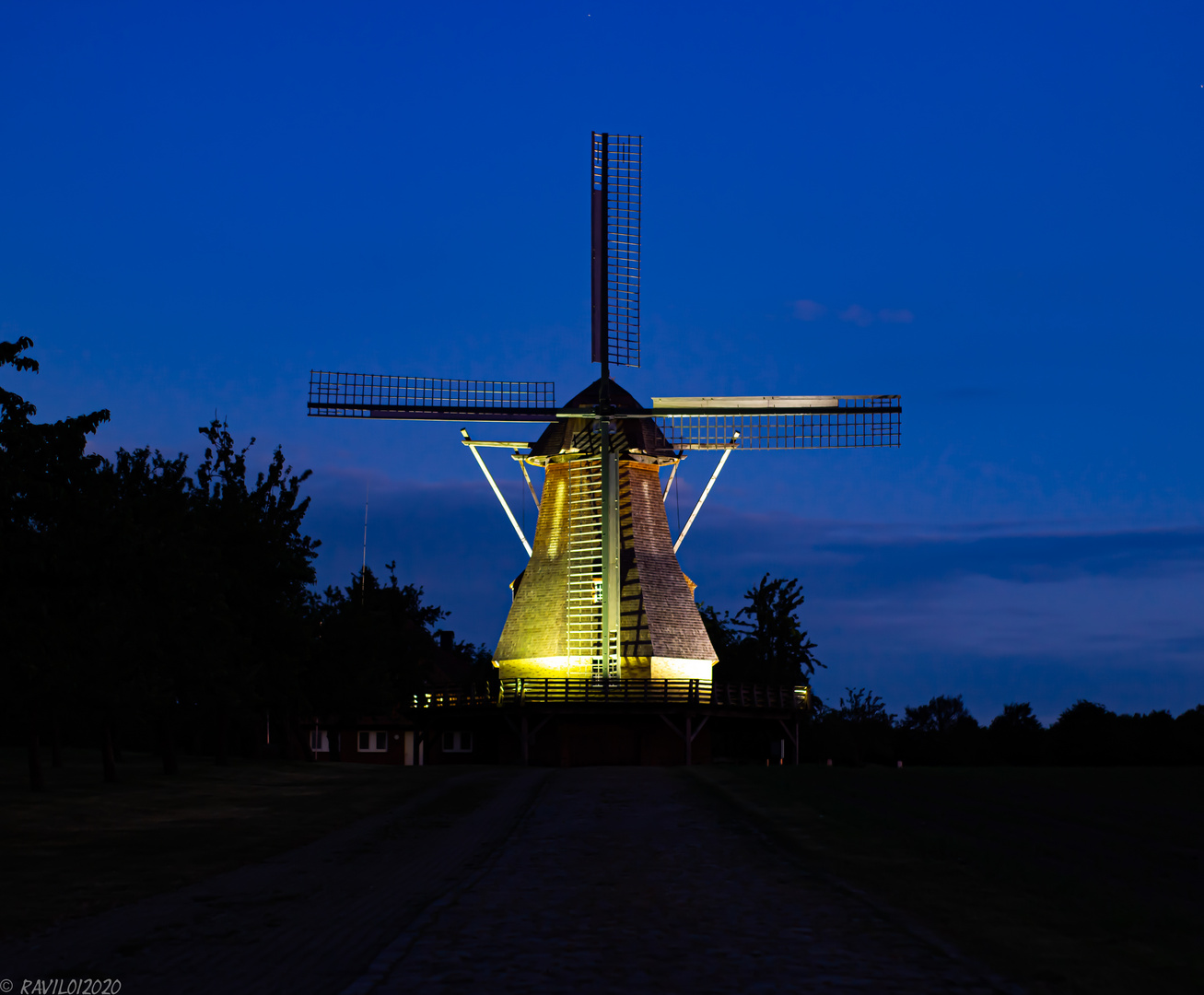 Mühle in  Blau