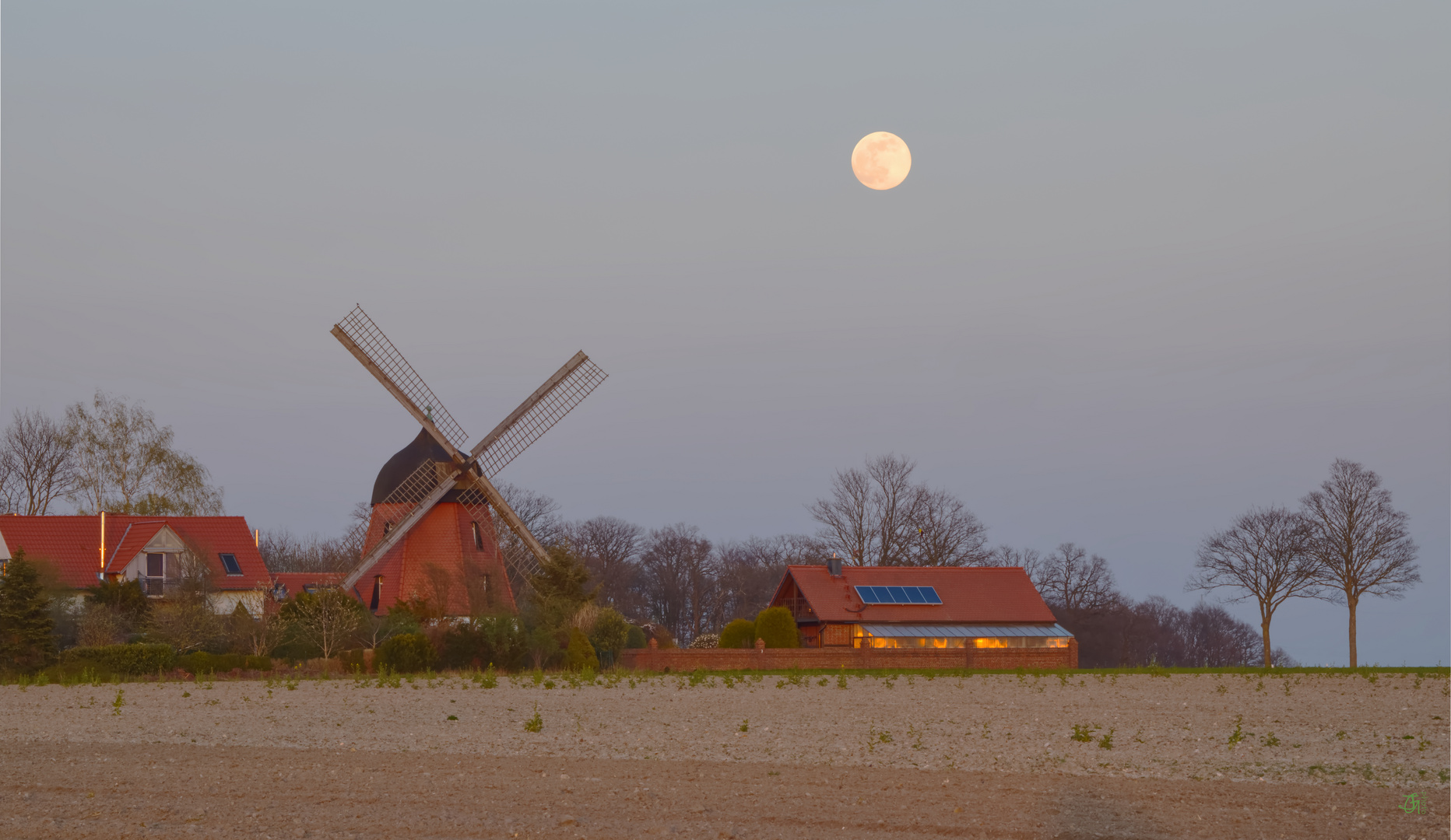 Mühle mit Mond