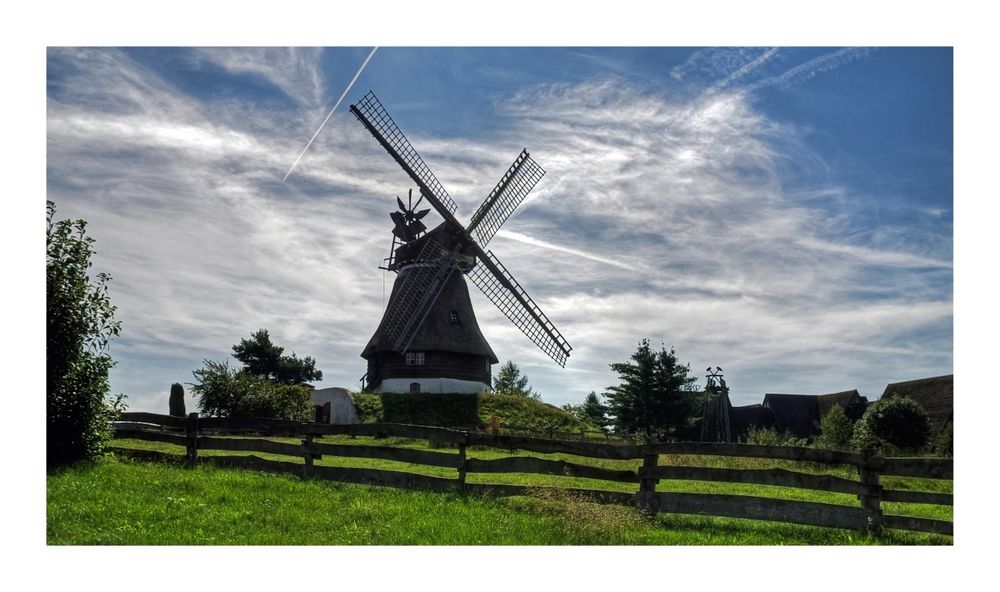 Mühlenmuseum - Gifhorn " Blick auf die Deutsche Bergholländer Mühle "