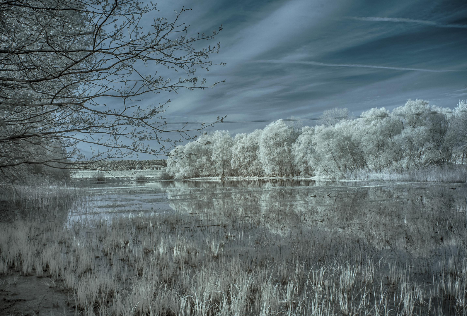 Mühlenteich im Frühling Infrarot